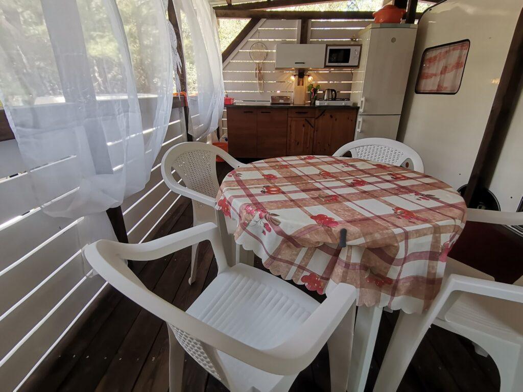 Karavan 3 - terasa s kuchyní